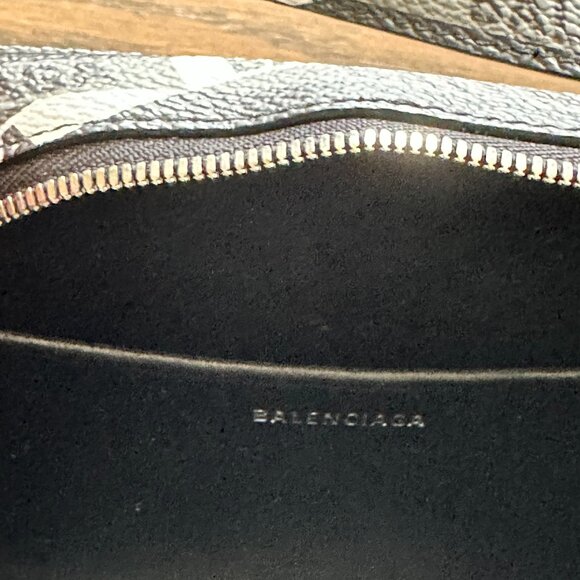 Balenciaga Everyday Logo Camera Bag - Picture 5 of 5